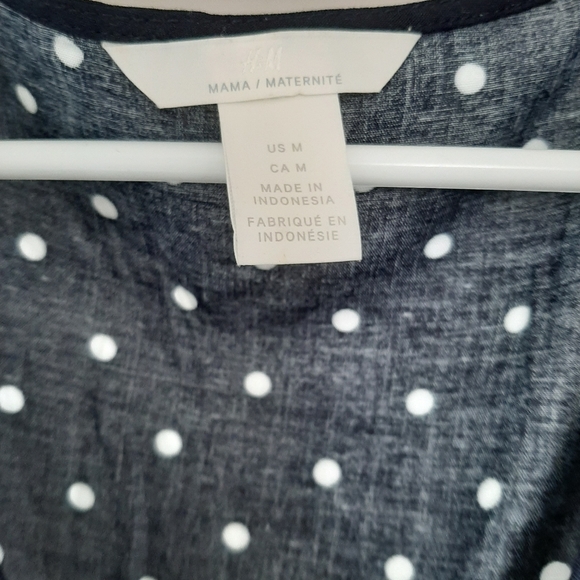 🔥H&M Maternity Dress - Picture 2 of 3